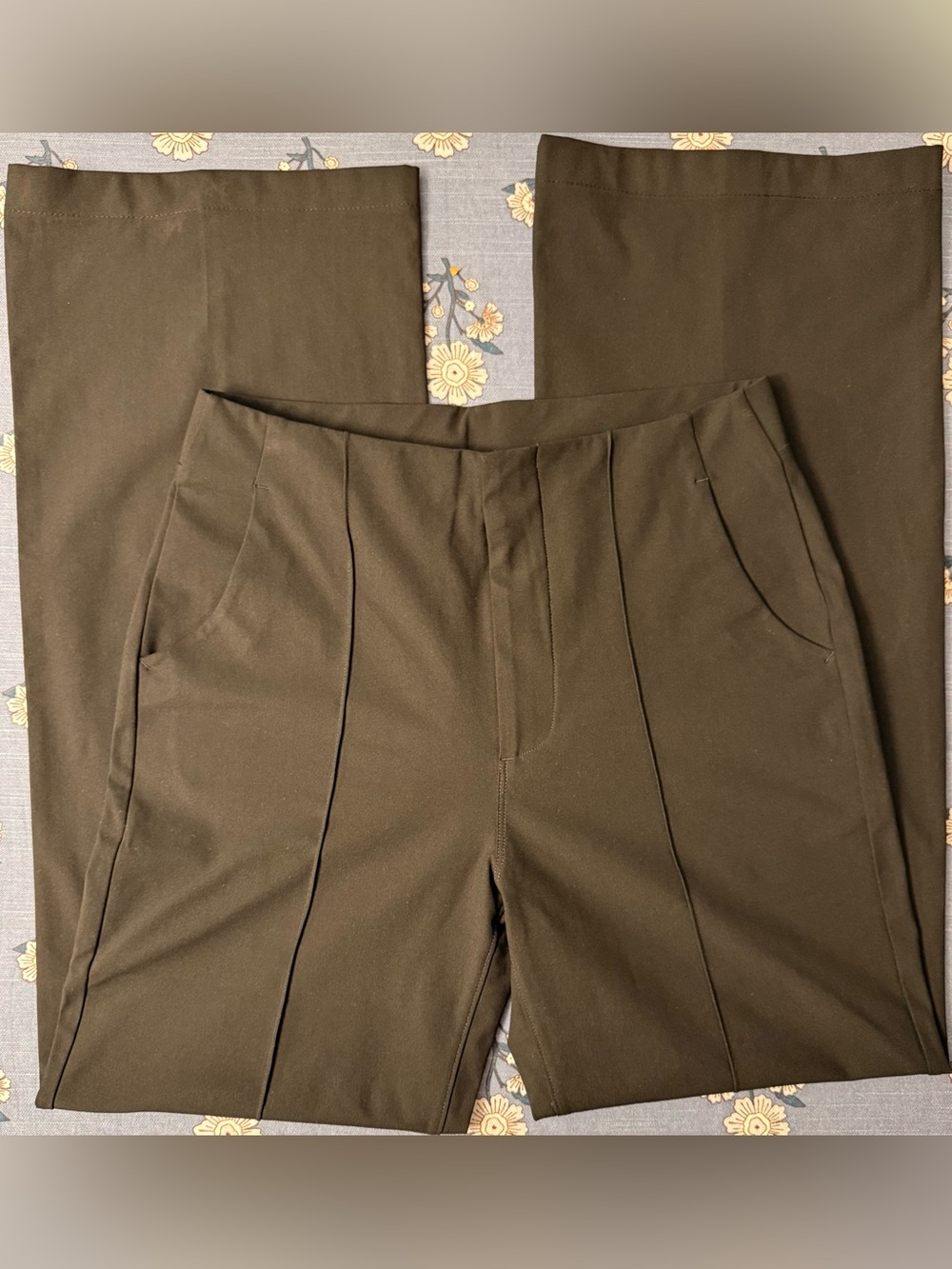 Vuori Meta™ Wideleg Pant – Women’s Size XS – Black – 28” Inseam – EUC